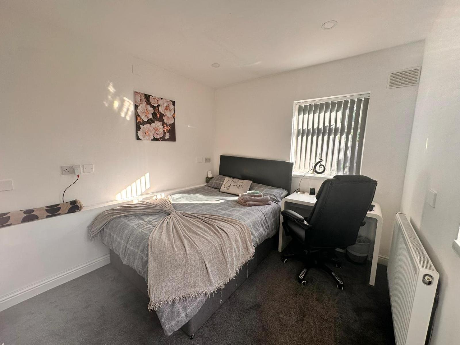 Birmingham Blissful Apartment With 2 Bedrooms Exterior photo